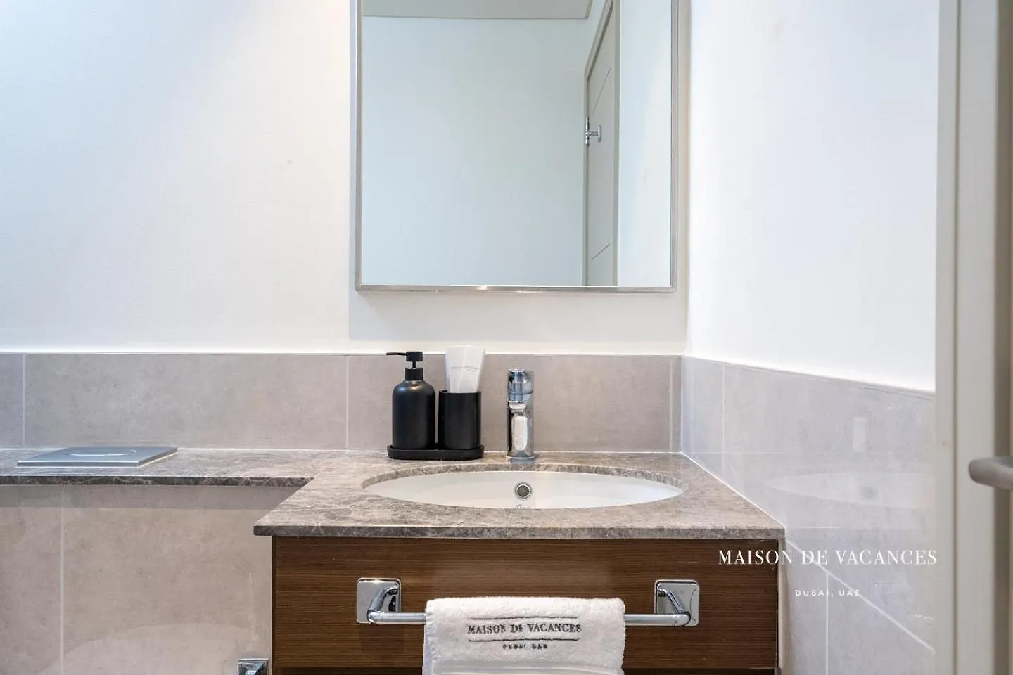 Three Bedroom In Downtown With Burj Khalifa View Dubai United Arab Emirates