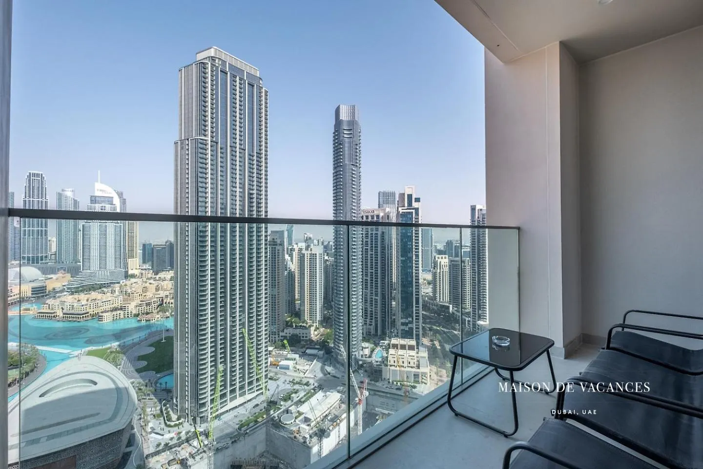 Three Bedroom In Downtown With Burj Khalifa View Dubai Apartment